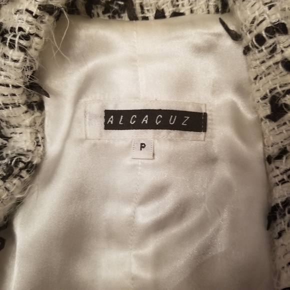 White and black Fuzzy Jacket size M - Picture 3 of 8